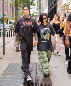 kourtney-kardashian-and-travis-barker-out-at-5th-avenue-in-new-york-05-19-2023-3.jpg