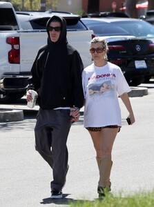 kourtney-kardashian-and-travis-barker-out-in-palm-springs-04-08-2023-4.jpg