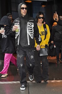 kourtney-kardashian-and-travis-barker-out-in-rainy-new-york-05-20-2023-1.jpg