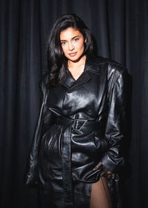kylie-jenner-and-anastasia-karanikolaou-at-mugler-h-m-celebration-in-los-angeles-05-10-2023-5.jpg
