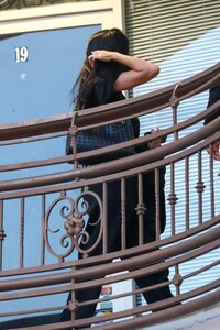 kylie-jenner-arrives-for-dinner-with-her-sister-kendall-at-sushi-park-in-west-hollywood-05-11-2023-1.jpg