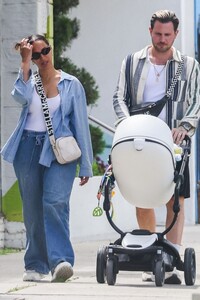 leona-lewis-and-dennis-jauch-out-with-their-baby-in-studio-city-05-06-2023-5.jpg