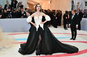 lily-collins-met-gala-2023-1.jpg