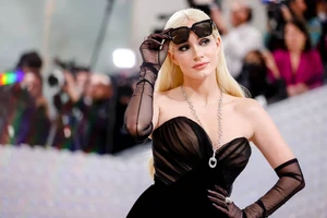 met-gala-02may23-10.thumb.webp.73e282cca5b721eadc1acabc9bbcffaf.webp