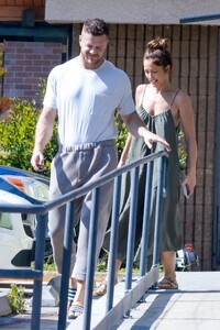 minka-kelly-and-dan-reynolds-at-a-tanning-salon-in-los-feliz-05-19-2023-4.jpg