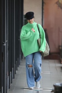 minka-kelly-in-ripped-denim-leaves-a-dry-cleaner-in-west-hollywood-01-04-2023-7.jpg