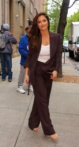 minka-kelly-leaves-good-morning-america-in-new-york-05-03-2023-4.jpg