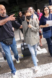 natalie-portman-arrives-in-cannes-05-17-2023-2.jpg