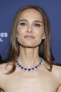 natalie-portman-at-chopard-trophy-party-at-2023-cannes-film-festival-05-19-2023-1.jpg