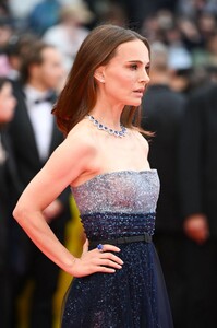 natalie-portman-at-the-zone-of-interest-premiere-at-76th-annual-cannes-film-festival-05-19-2023-4.jpg
