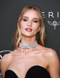 rosie-huntington-whiteley-at-kering-women-in-motion-award-at-2023-cannes-film-fetival-05-21-2023-3.thumb.jpg.089fef0b720db457d8e98cbeddb6f966.jpg