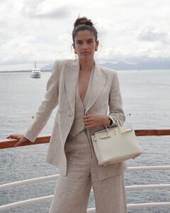 sarasampaio_348858751_688892853349755_7107054253783081313_n.jpg
