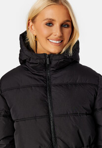 selected-femme-alina-puffer-jacket-black_5.jpg