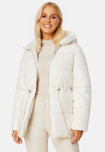 selected-femme-alina-puffer-jacket-creme_3.jpg
