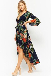 selfie_leslie_floral_wrap_dress_1529749659_993ccaf0_progressive.jpg