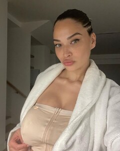 shaninamshaik_316023714_107922735401837_2094742364437871503_n.jpg