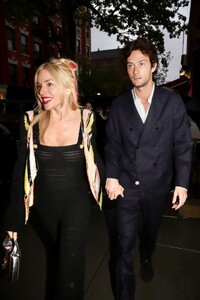 sienna-miller-and-oli-green-leaves-a-pre-met-gala-dinner-in-new-york-04-30-2023-2.jpg