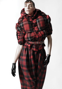 twin3-hannelore-knuts-by-amy-troost4.thumb.jpg.c037b8cda25c018e04c5fedebd3207be.jpg