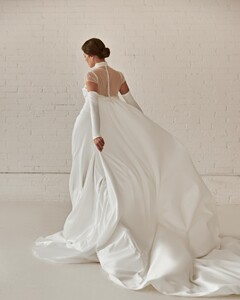 vierobridal_chicago_347424089_1450981975661965_8763181121847212009_n.jpg