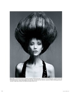 vogue-germany-april-2012-hairy-tales_(3).thumb.jpg.40a135d03e5361a0cc1def83062c2fc5.jpg