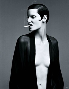 vogue-germany-april-2012-hairy-tales_(6).thumb.jpg.bfb210e66fe80209fab9b92b9ca8e25e.jpg