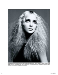 vogue-germany-april-2012-hairy-tales_(9).thumb.jpg.1d9d54ff23d9c18e437d260460095082.jpg