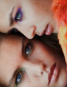 vogue-nl-09-2019_by_carlijn-jacobs5.thumb.jpg.d9636a99c12ce8aa5db273b458e1d855.jpg