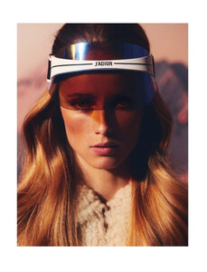 vogue-paris-10-2020_by_carlijn-jacobs4.thumb.jpg.43afb6a3e82b68f98c1ae6a5383b9ecd.jpg