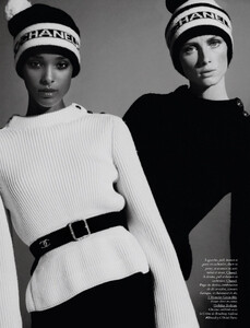 vogue-paris-10-2020_by_carlijn-jacobs8.thumb.jpg.8c1b68d23925f643f6223c35c319be9a.jpg