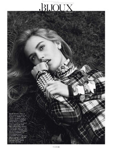 vogue-paris-2013-aout-90.thumb.jpg.1065397f559645da257469b588ea0d1d.jpg