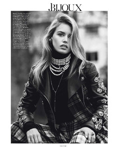 vogue-paris-2013-aout-95.thumb.jpg.31dfdfb9e12134a788221fd72bd554bb.jpg