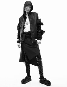 vogue-paris-february-2016_by-amy-troost_(1).thumb.jpg.ed7eb207c32ba9c0526e18cae68ca69b.jpg