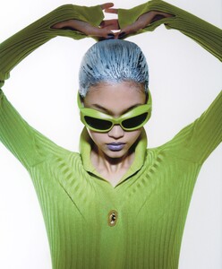 vogue-us-09-2020_mika_by_carlijn-jacobs3.thumb.jpg.208c5845a2e5a570d51749b7d4bce57f.jpg