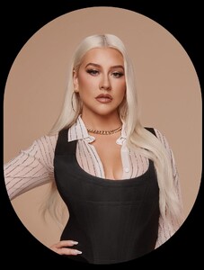 xtina_headshot_oval_option1.jpg