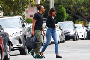 zendaya-and-tom-holland-out-for-lunch-in-los-angeles-05-25-2023-0.jpg