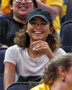 zendya-at-nba-playoffs-game-between-la-lakers-and-golden-state-warriors-in-san-francisco-05-04-2023-4.jpg