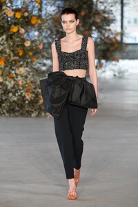 00001-Jason-Wu-Collection-Fall-22-RTW-New-York-credit-Alessandro-Lucioni-Gorunway.thumb.jpg.cc73e6a9b176be5c9e63d4e37fbb6712.jpg