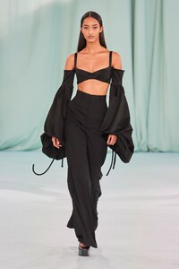 00001-del-core-fall-2022-ready-to-wear-credit-gorunway.thumb.jpg.ad9b6f3b02c5b38604f684dc698d9c75.jpg