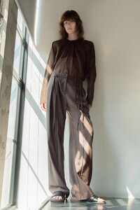 00005-eudon-choi-resort-2024-credit-brand.jpg