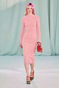 00007-del-core-fall-2022-ready-to-wear-credit-gorunway.thumb.jpg.d69ea0f40e662a1782775f2090264cbc.jpg