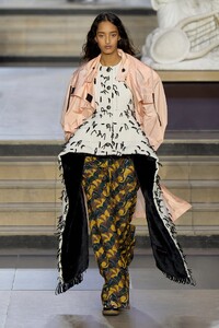 00009-louis-vuitton-fall-2022-ready-to-wear-paris-credit-filippo-fior-gorunway.thumb.jpg.c32abee102c60685fdba2900ab1d9373.jpg