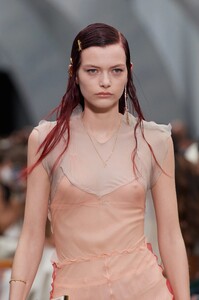 00011-fendi-details-fall-22-ready-to-wear-credit-armando-grillo-gorunway.thumb.jpg.58bebb67905a16630d495ca420597a6e.jpg