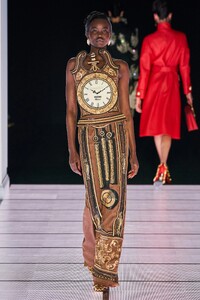 00013-moschino-fall-2022-ready-to-wear-milan-credit-alessandro-lucioni-gorunway.thumb.jpg.d9d3cface51f5de49e83d90cfae27216.jpg