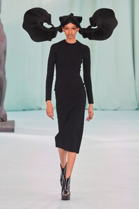 00024-del-core-fall-2022-ready-to-wear-credit-gorunway.thumb.jpg.8b619c3cdd86d0f3ca4a764b5aeceb9c.jpg