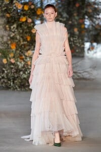 00026-Jason-Wu-Collection-Fall-22-RTW-New-York-credit-Alessandro-Lucioni-Gorunway.thumb.jpg.e92cb45036c770bd8cf8e5e6f4575c73.jpg