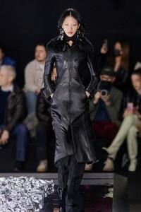 00026-courreges-fall-2022-ready-to-wear-paris-credit-brand.thumb.jpg.b291cb5e79fa94706f790a80668859f1.jpg