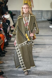 00028-etro-fall-22-ready-to-wear-milan-credit-gorunway.thumb.jpg.e5cbc4fdf446f5671f2cd787d5bfb6b3.jpg