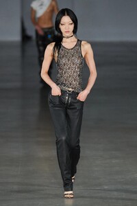 00028-ludovic-de-saint-sernin-fall-2022-ready-to-wear-paris-credit-isidore-montag-gorunway.thumb.jpg.4b1b3dfb10f86a469e4140124bda6ce8.jpg