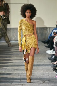 00029-etro-fall-22-ready-to-wear-milan-credit-gorunway.thumb.jpg.e580a9d84a36fd2ce7d59367be09b0e1.jpg