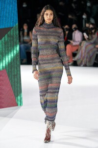 00033-missoni-fall-2022-ready-to-wear-credit-gorunway.thumb.jpg.39fe61a201189505a9a43fdbffb34fc5.jpg